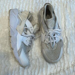 Nike Air Huarache white bone low top Men's Shoes size 11 sneaker streetwear